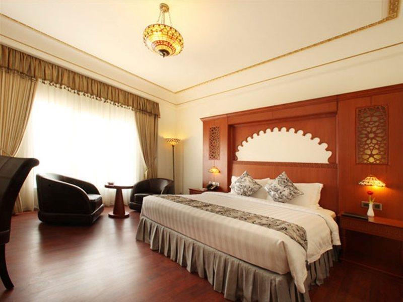 The Platinum Hotel Mascate Exterior foto